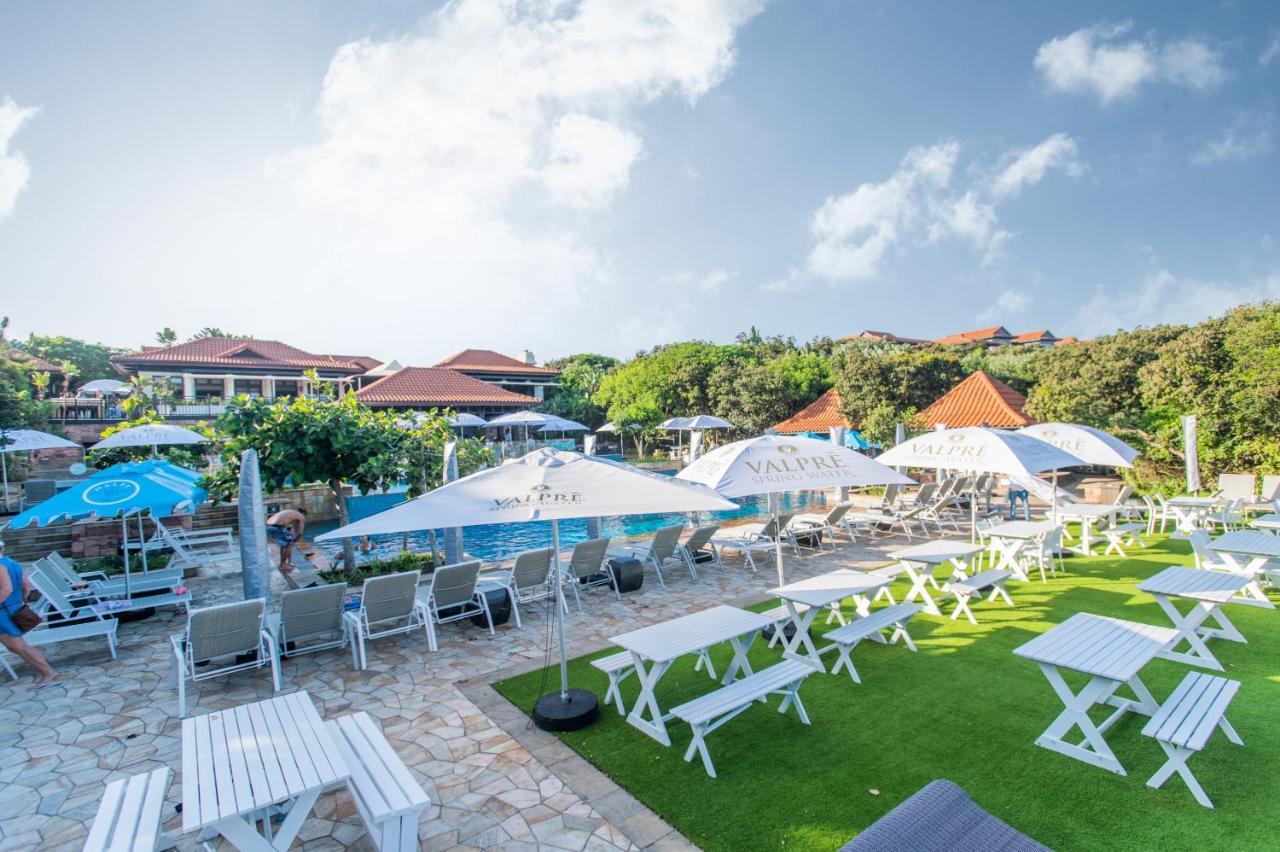 Hotel The Capital Zimbali Ballito Exterior foto The swimming pool at the resort