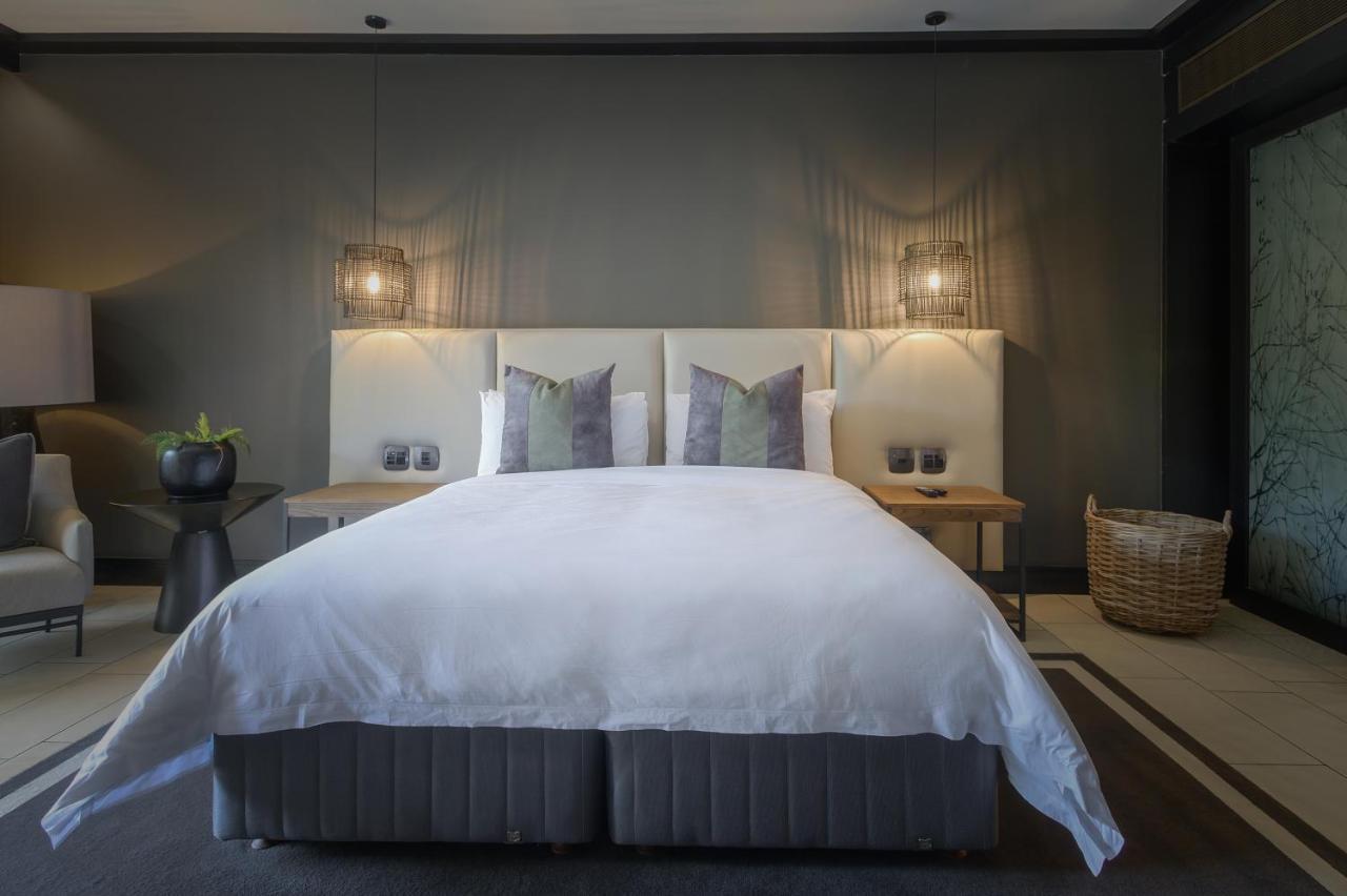 Hotel The Capital Zimbali Ballito Exterior foto A bedroom at The Ivy Hotel